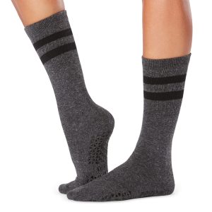 Kai Retro | Women's Sports Socks with Grip | Tavi Noir